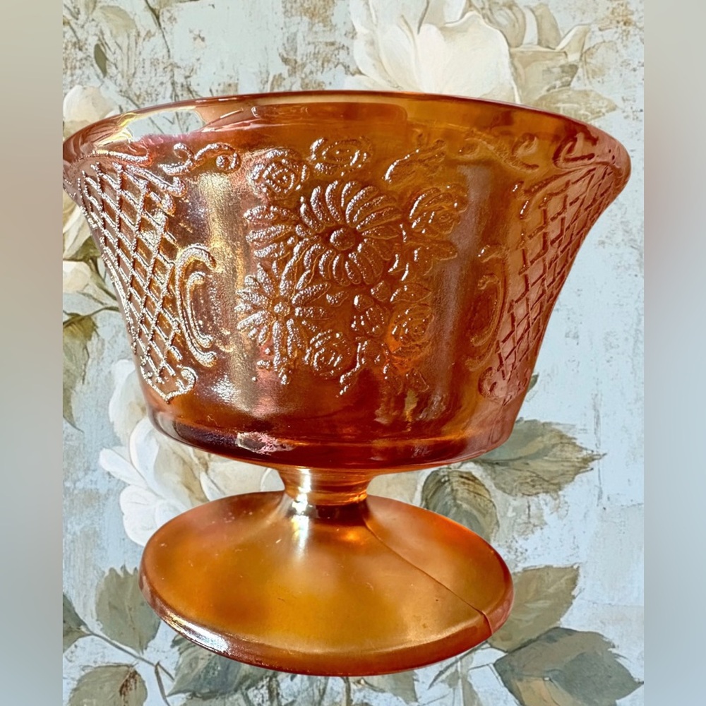 Federal Glass (Set of 2) Normandie “Bouquet and Lattice” footed dessert cups